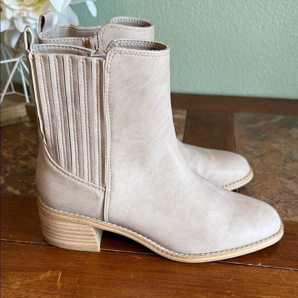 DV by Dolce Vita Beige Ankle Booties